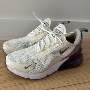 Nike air270 size6(w)